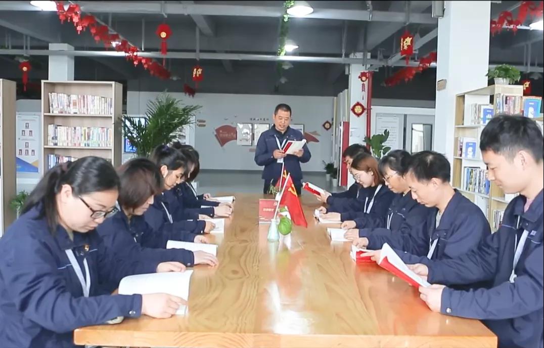 我司職工書(shū)屋成功獲評全國級職工書(shū)屋(圖4) 我司職工書(shū)屋成功獲評全國級職工書(shū)屋(圖4)