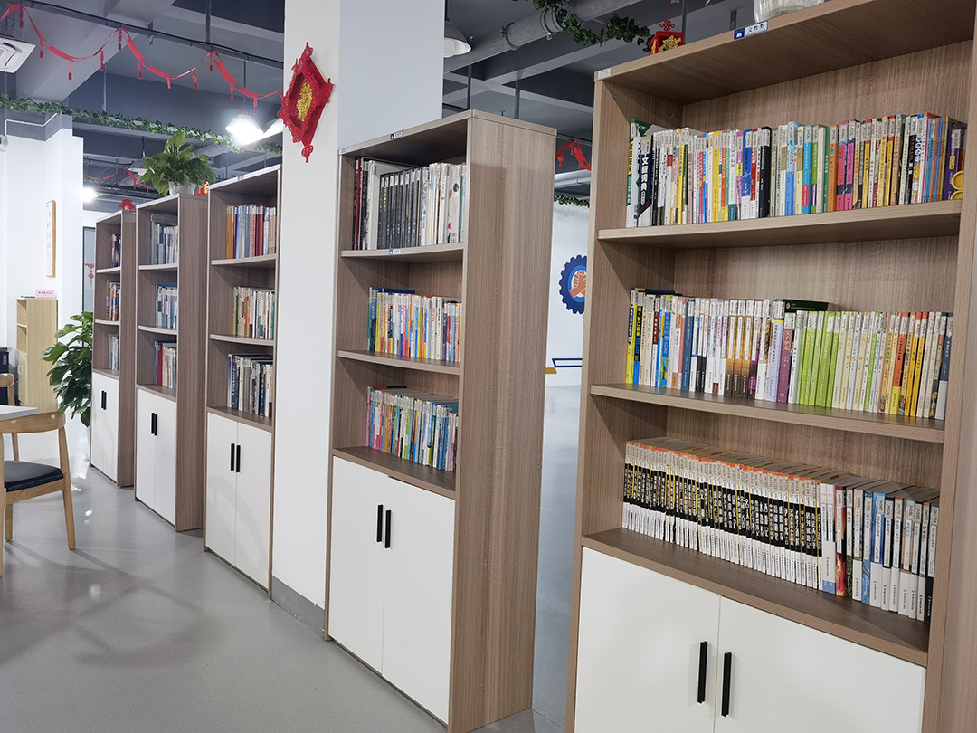 我司職工書(shū)屋成功獲評全國級職工書(shū)屋(圖3) 我司職工書(shū)屋成功獲評全國級職工書(shū)屋(圖3)