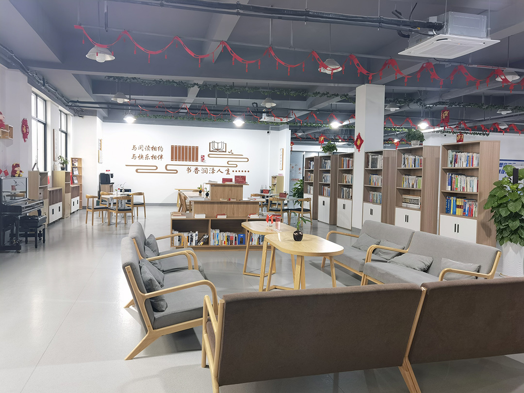 我司職工書(shū)屋成功獲評全國級職工書(shū)屋(圖2) 我司職工書(shū)屋成功獲評全國級職工書(shū)屋(圖2)