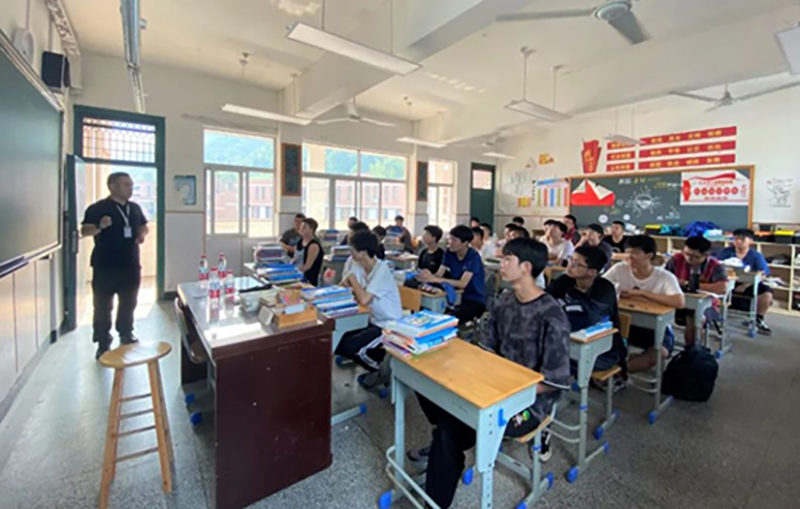 校企融合搭橋梁——工匠進(jìn)校上課啦！(圖5)