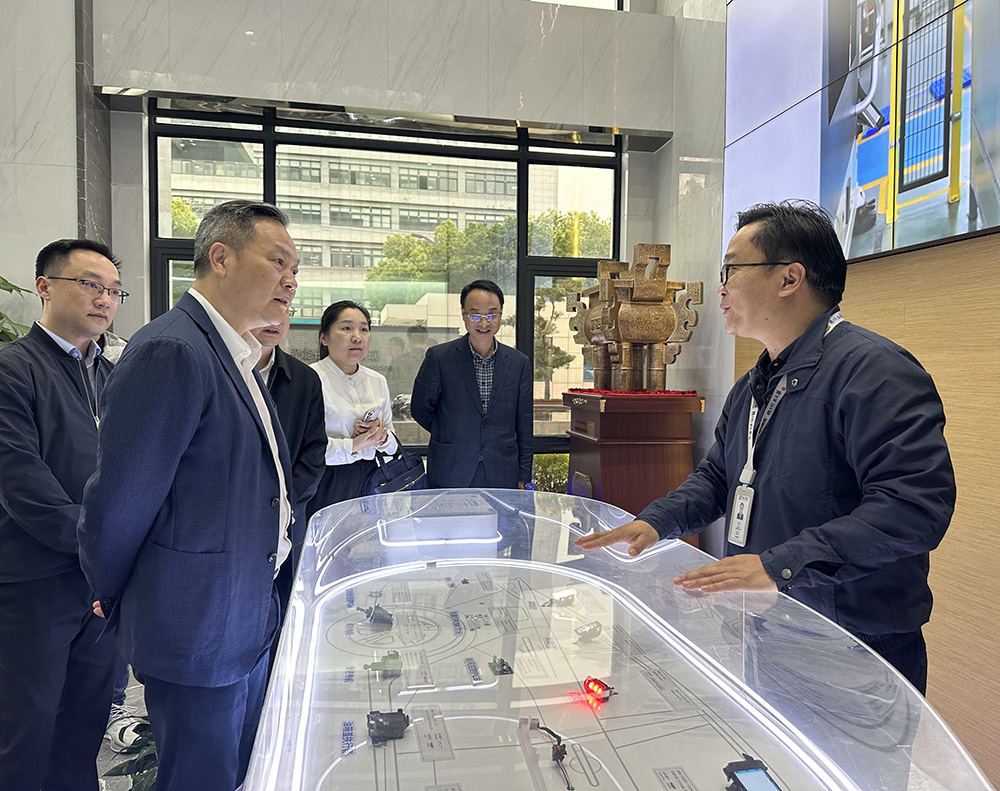 市政府奚明一行蒞臨我司開(kāi)展主題教育專(zhuān)題調研活動(dòng)(圖1) 市政府奚明一行蒞臨我司開(kāi)展主題教育專(zhuān)題調研活動(dòng)(圖1)