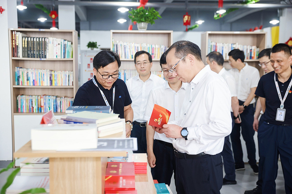 鄞州區委書(shū)記沈敏蒞臨我司開(kāi)展調研(圖3)