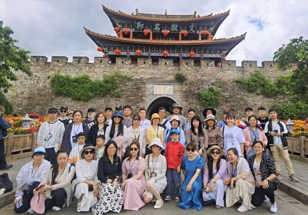 喜訊 | 精華股份榮獲浙江省 “幸福共同體企業(yè)領(lǐng)頭雁行動(dòng)”榮譽(yù)(圖4) 喜訊 | 精華股份榮獲浙江省 “幸福共同體企業(yè)領(lǐng)頭雁行動(dòng)”榮譽(yù)(圖4)