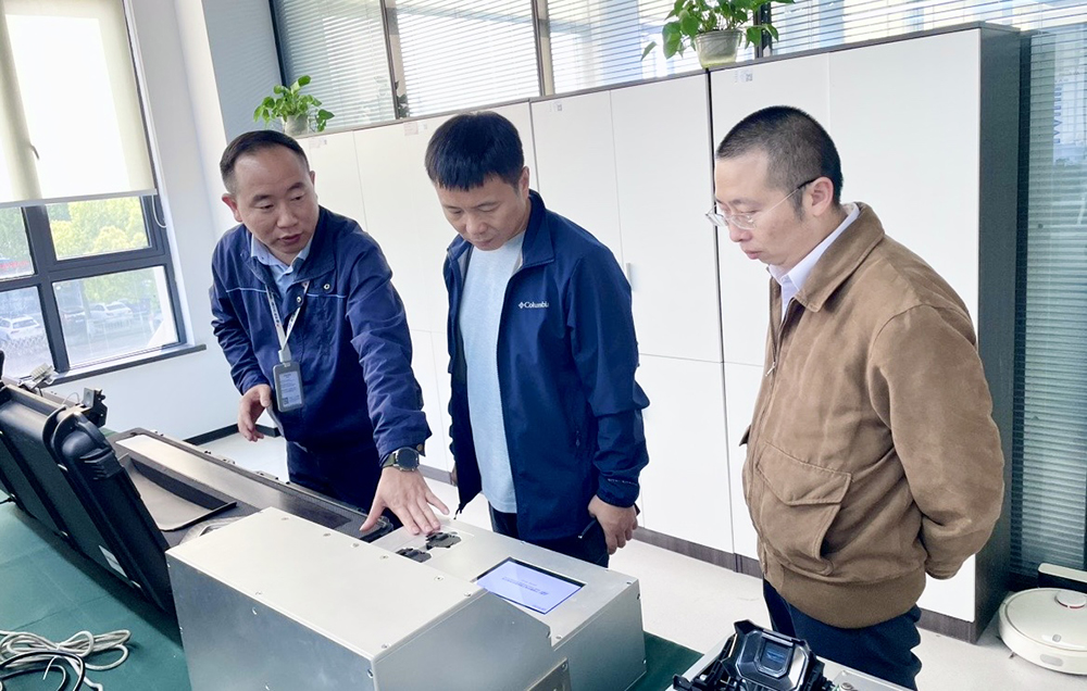 華旭光電一行蒞臨我司參觀(guān)交流(圖4) 華旭光電一行蒞臨我司參觀(guān)交流(圖4)