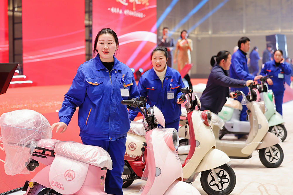 雙精聚智，新程閃耀——精成車(chē)業(yè)與精華股份尾牙盛宴圓滿(mǎn)落幕(圖15)