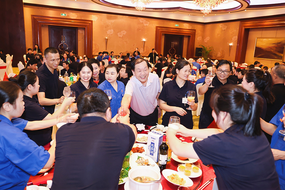 雙精聚智慶中秋，共敘團圓話(huà)未來(lái)  精成車(chē)業(yè) & 精華股份2025年中秋團圓宴圓滿(mǎn)舉行(圖5)